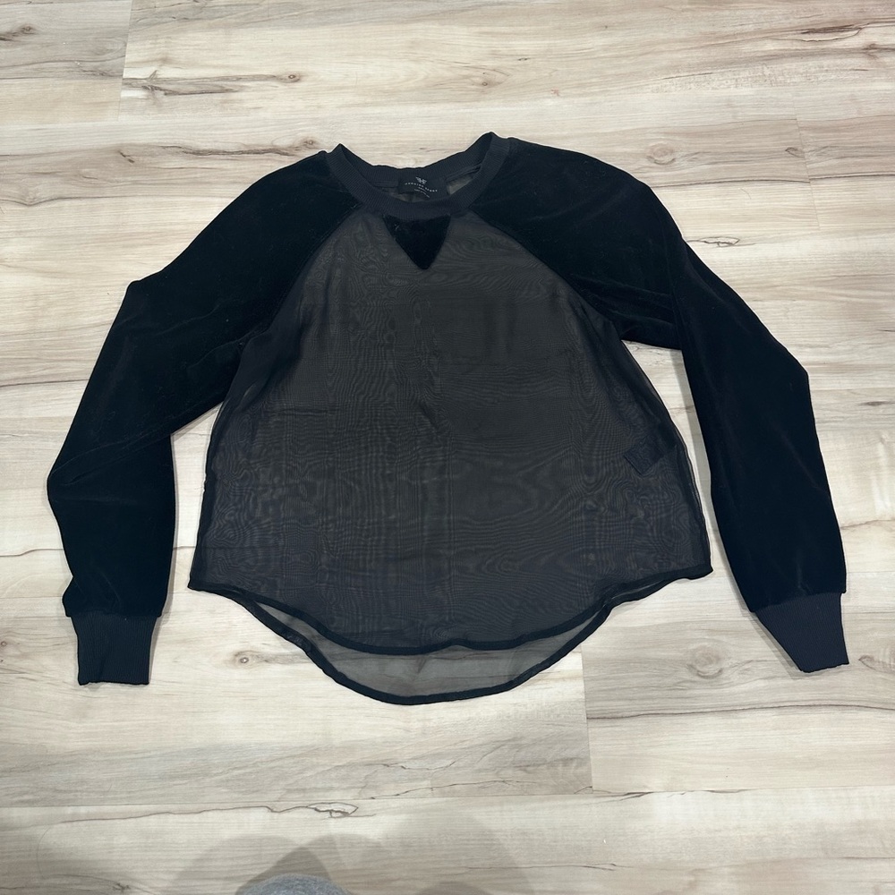 Heroine sport black velvet and sheet top